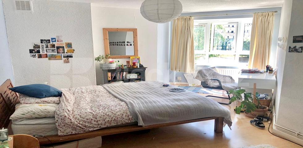 4 double bedroom flat set over two floors with access to a patio garden Dalmeny Avenue, Tufnell park 